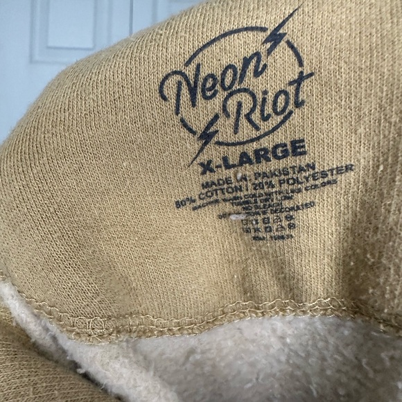 Stylish Tan Hoodie with Floral Detail - Picture 3 of 4